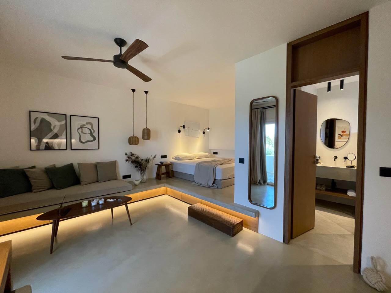 Bedroom, Livingroom