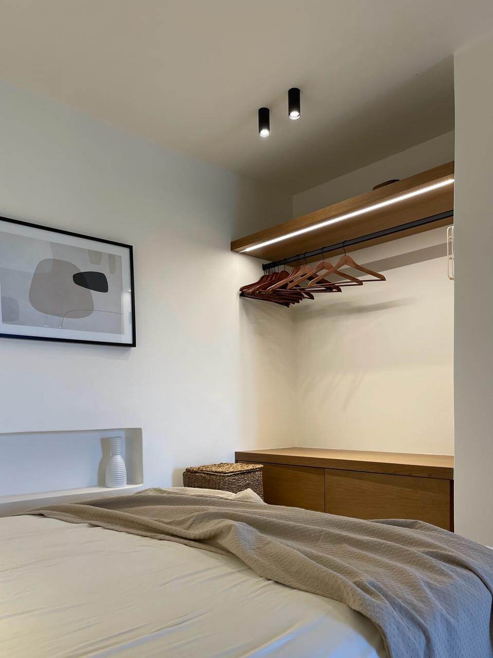 Bedroom, Livingroom